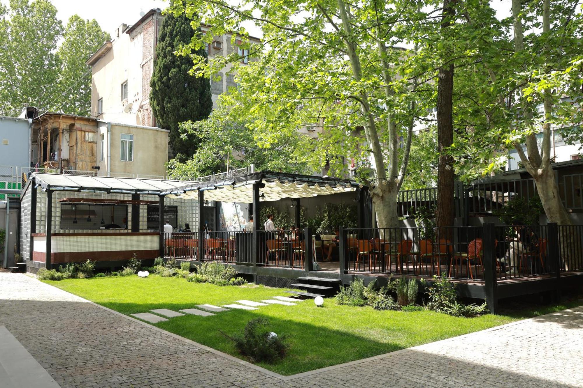 Hotel Twenties Tbilisi - Stay & Dine Экстерьер фото